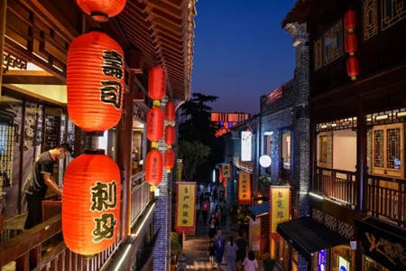 超人气网红小吃卤町在宽厚里吗
